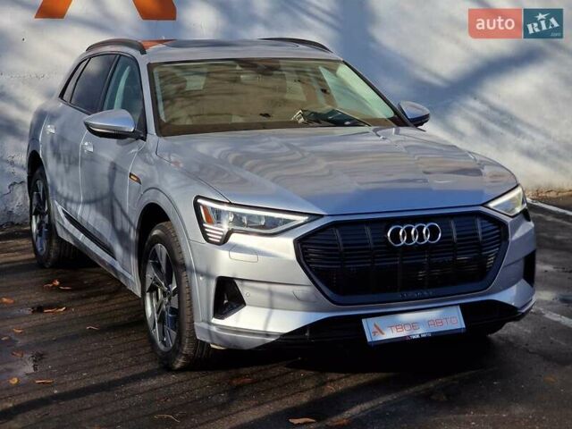 Серый Ауди E-Tron, объемом двигателя 0 л и пробегом 12 тыс. км за 31990 $, фото 6 на Automoto.ua