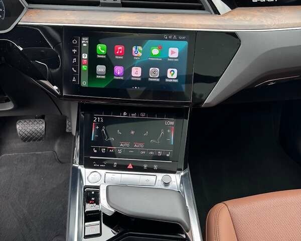 Серый Ауди E-Tron, объемом двигателя 0 л и пробегом 58 тыс. км за 37000 $, фото 50 на Automoto.ua