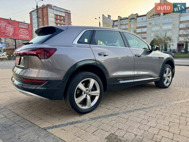 Сірий Ауді E-Tron, об'ємом двигуна 0 л та пробігом 143 тис. км за 27900 $, фото 10 на Automoto.ua