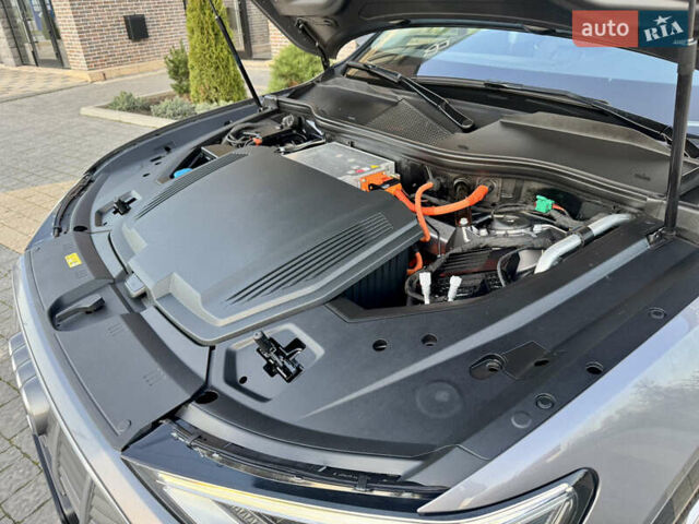 Сірий Ауді E-Tron, об'ємом двигуна 0 л та пробігом 143 тис. км за 27900 $, фото 63 на Automoto.ua