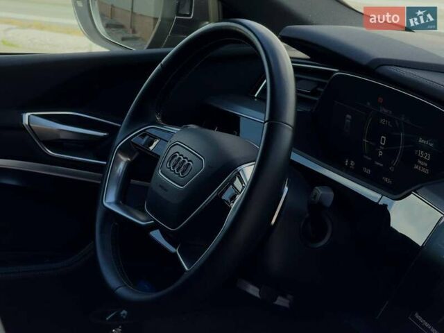 Сірий Ауді E-Tron, об'ємом двигуна 0 л та пробігом 54 тис. км за 47000 $, фото 10 на Automoto.ua