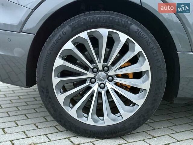 Серый Ауди E-Tron, объемом двигателя 0 л и пробегом 29 тыс. км за 38300 $, фото 38 на Automoto.ua