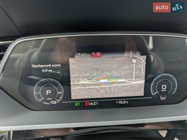 Серый Ауди E-Tron, объемом двигателя 0 л и пробегом 82 тыс. км за 32500 $, фото 26 на Automoto.ua