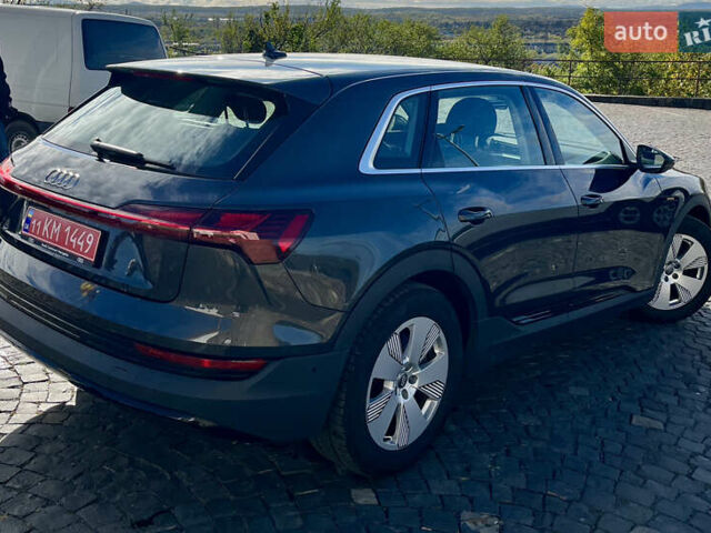 Серый Ауди E-Tron, объемом двигателя 0 л и пробегом 175 тыс. км за 22700 $, фото 4 на Automoto.ua