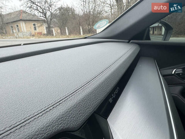 Серый Ауди E-Tron, объемом двигателя 0 л и пробегом 140 тыс. км за 32100 $, фото 41 на Automoto.ua