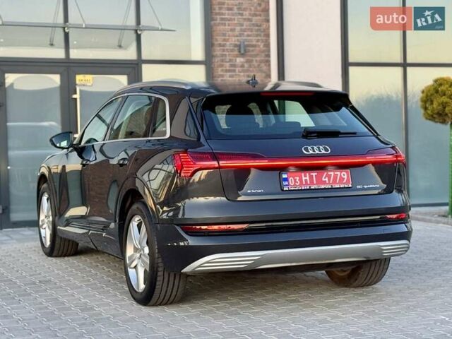 Серый Ауди E-Tron, объемом двигателя 0 л и пробегом 97 тыс. км за 21900 $, фото 16 на Automoto.ua