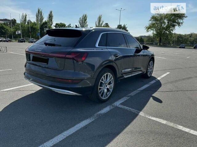 Сірий Ауді E-Tron, об'ємом двигуна 0 л та пробігом 65 тис. км за 46500 $, фото 1 на Automoto.ua