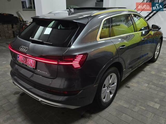 Серый Ауди E-Tron, объемом двигателя 0 л и пробегом 99 тыс. км за 31990 $, фото 42 на Automoto.ua