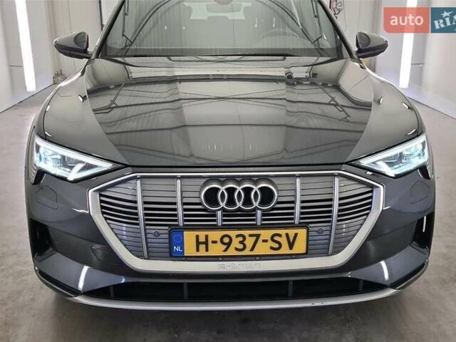 Серый Ауди E-Tron, объемом двигателя 0 л и пробегом 36 тыс. км за 49499 $, фото 32 на Automoto.ua