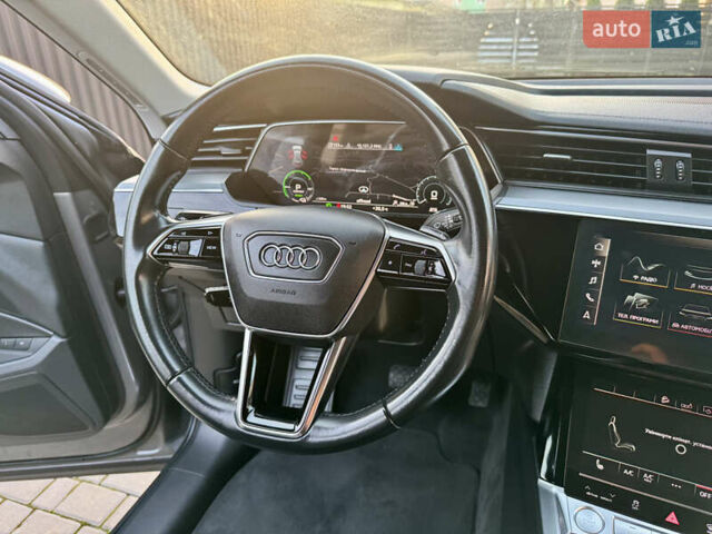 Сірий Ауді E-Tron, об'ємом двигуна 0 л та пробігом 143 тис. км за 27900 $, фото 60 на Automoto.ua