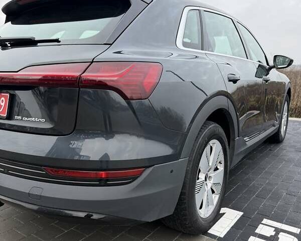 Сірий Ауді E-Tron, об'ємом двигуна 0 л та пробігом 178 тис. км за 21700 $, фото 10 на Automoto.ua