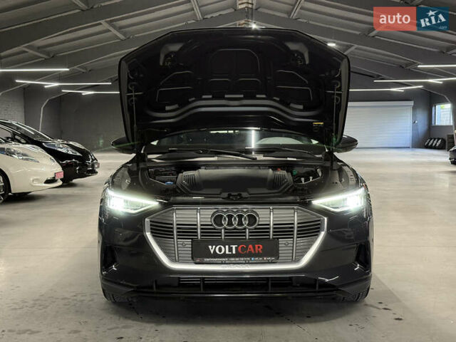 Серый Ауди E-Tron, объемом двигателя 0 л и пробегом 207 тыс. км за 20000 $, фото 28 на Automoto.ua