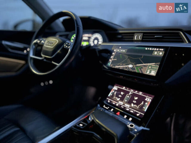 Ауди E-Tron 2020 в Житомире на Automoto.ua Серый Ауди E-Tron, объемом двигателя 0 л и пробегом 169 тыс. км за 22899 $, фото 45 на Automoto.ua