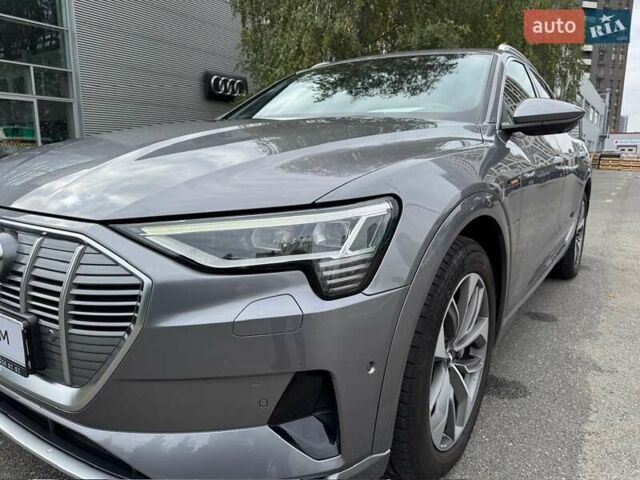 Серый Ауди E-Tron, объемом двигателя 0 л и пробегом 58 тыс. км за 37000 $, фото 1 на Automoto.ua