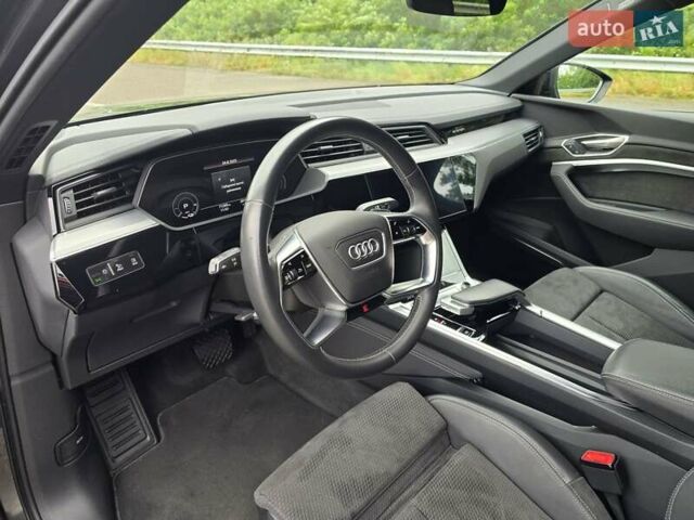 Серый Ауди E-Tron, объемом двигателя 0 л и пробегом 71 тыс. км за 33999 $, фото 47 на Automoto.ua