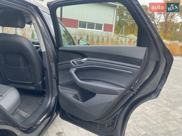 Ауди E-Tron 2020 в Луцке на Automoto.ua Серый Ауди E-Tron, объемом двигателя 0 л и пробегом 128 тыс. км за 25000 $, фото 37 на Automoto.ua