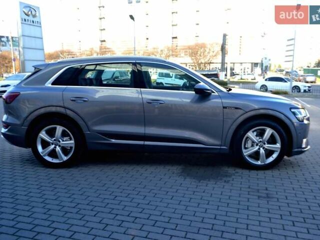 Серый Ауди E-Tron, объемом двигателя 0 л и пробегом 125 тыс. км за 23800 $, фото 86 на Automoto.ua