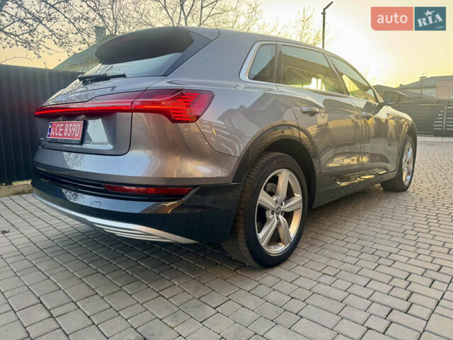 Сірий Ауді E-Tron, об'ємом двигуна 0 л та пробігом 143 тис. км за 27900 $, фото 9 на Automoto.ua