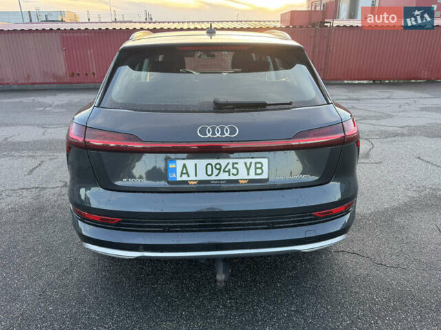 Сірий Ауді E-Tron, об'ємом двигуна 0 л та пробігом 169 тис. км за 26250 $, фото 5 на Automoto.ua
