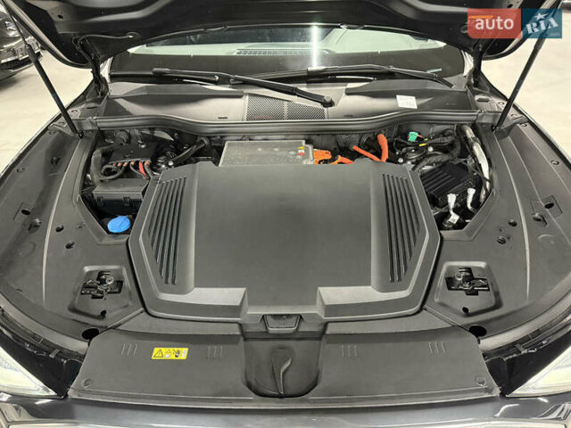 Серый Ауди E-Tron, объемом двигателя 0 л и пробегом 207 тыс. км за 20000 $, фото 29 на Automoto.ua