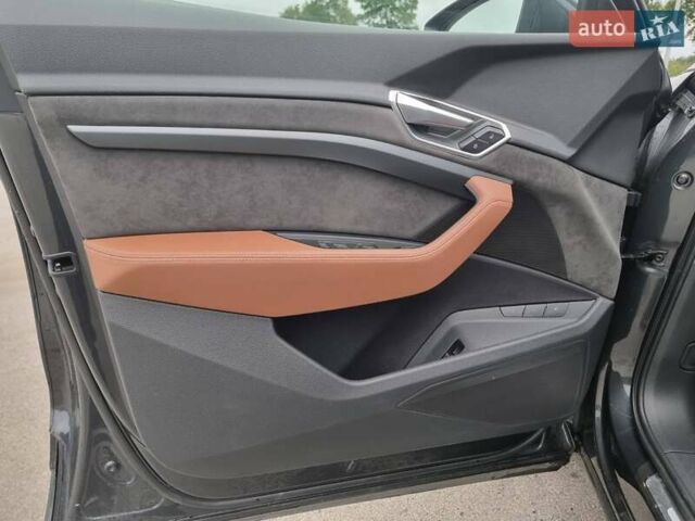 Серый Ауди E-Tron, объемом двигателя 0 л и пробегом 120 тыс. км за 29900 $, фото 13 на Automoto.ua