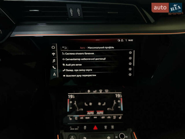 Серый Ауди E-Tron, объемом двигателя 0 л и пробегом 65 тыс. км за 35500 $, фото 28 на Automoto.ua