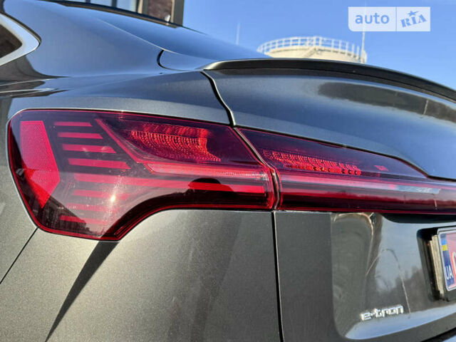 Серый Ауди E-Tron, объемом двигателя 0 л и пробегом 53 тыс. км за 40900 $, фото 28 на Automoto.ua