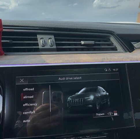 Серый Ауди E-Tron, объемом двигателя 0 л и пробегом 34 тыс. км за 43000 $, фото 23 на Automoto.ua
