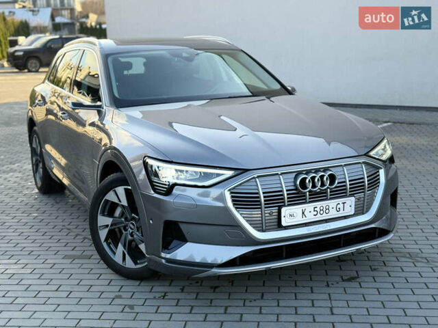 Серый Ауди E-Tron, объемом двигателя 0 л и пробегом 121 тыс. км за 27699 $, фото 9 на Automoto.ua