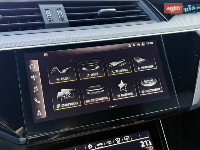 Серый Ауди E-Tron, объемом двигателя 0 л и пробегом 41 тыс. км за 44990 $, фото 49 на Automoto.ua