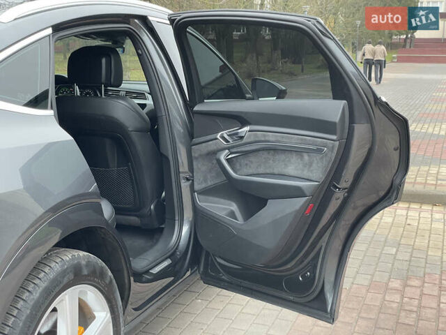 Серый Ауди E-Tron, объемом двигателя 0 л и пробегом 90 тыс. км за 34490 $, фото 17 на Automoto.ua