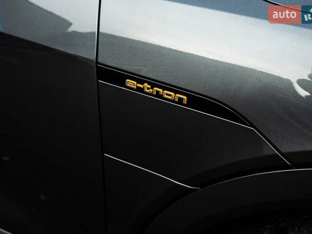 Сірий Ауді E-Tron, об'ємом двигуна 0 л та пробігом 82 тис. км за 39888 $, фото 25 на Automoto.ua