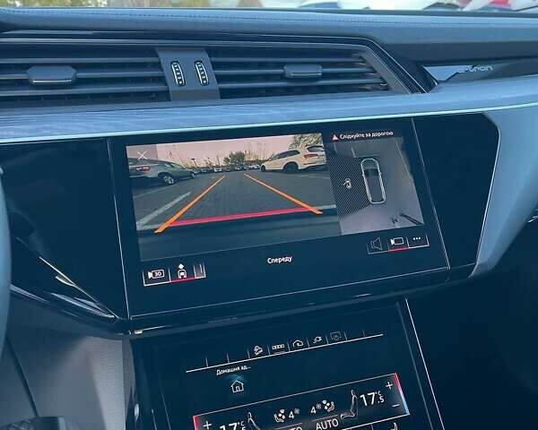 Серый Ауди E-Tron, объемом двигателя 0 л и пробегом 45 тыс. км за 29900 $, фото 20 на Automoto.ua
