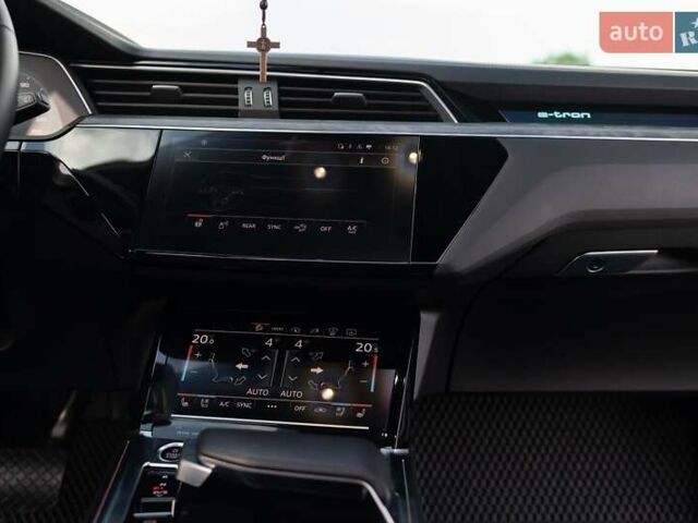 Серый Ауди E-Tron, объемом двигателя 0 л и пробегом 41 тыс. км за 37500 $, фото 33 на Automoto.ua