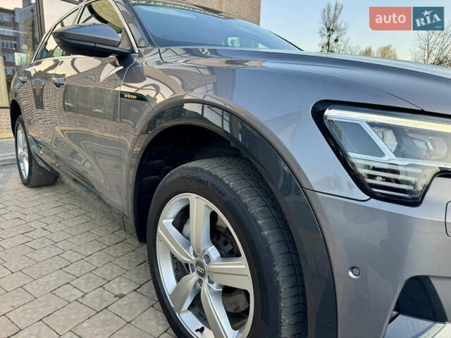 Сірий Ауді E-Tron, об'ємом двигуна 0 л та пробігом 143 тис. км за 27900 $, фото 28 на Automoto.ua