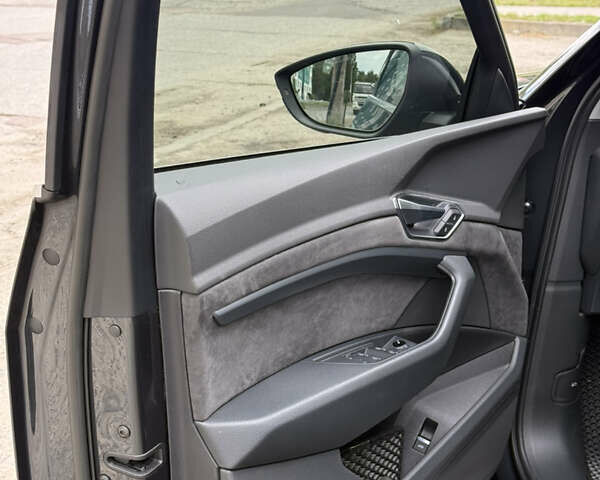 Сірий Ауді E-Tron, об'ємом двигуна 0 л та пробігом 50 тис. км за 33900 $, фото 14 на Automoto.ua
