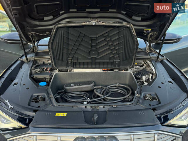 Серый Ауди E-Tron, объемом двигателя 0 л и пробегом 108 тыс. км за 22900 $, фото 8 на Automoto.ua