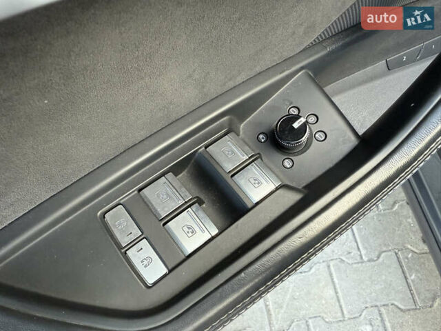 Серый Ауди E-Tron, объемом двигателя 0 л и пробегом 41 тыс. км за 44990 $, фото 25 на Automoto.ua