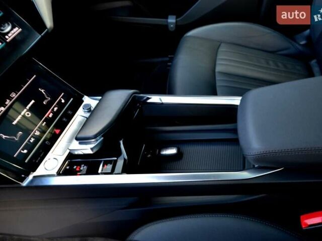 Серый Ауди E-Tron, объемом двигателя 0 л и пробегом 125 тыс. км за 23800 $, фото 150 на Automoto.ua