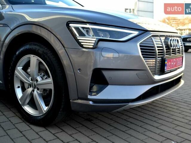 Серый Ауди E-Tron, объемом двигателя 0 л и пробегом 125 тыс. км за 23800 $, фото 89 на Automoto.ua