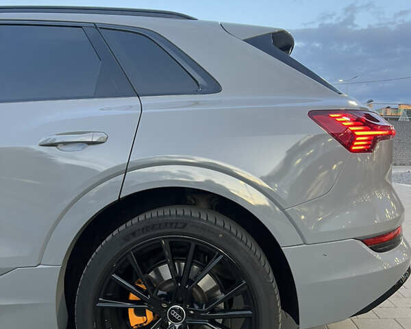 Сірий Ауді E-Tron, об'ємом двигуна 0 л та пробігом 104 тис. км за 32500 $, фото 9 на Automoto.ua