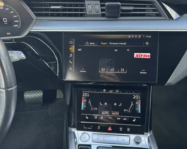 Серый Ауди E-Tron, объемом двигателя 0 л и пробегом 65 тыс. км за 25900 $, фото 6 на Automoto.ua