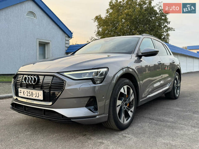 Сірий Ауді E-Tron, об'ємом двигуна 0 л та пробігом 180 тис. км за 21500 $, фото 8 на Automoto.ua
