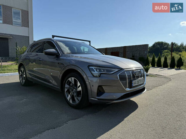 Сірий Ауді E-Tron, об'ємом двигуна 0 л та пробігом 65 тис. км за 39990 $, фото 7 на Automoto.ua