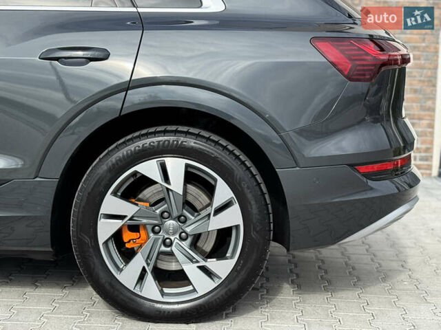 Ауди E-Tron 2020 в Тернополе на Automoto.ua Серый Ауди E-Tron, объемом двигателя 0 л и пробегом 126 тыс. км за 23900 $, фото 34 на Automoto.ua