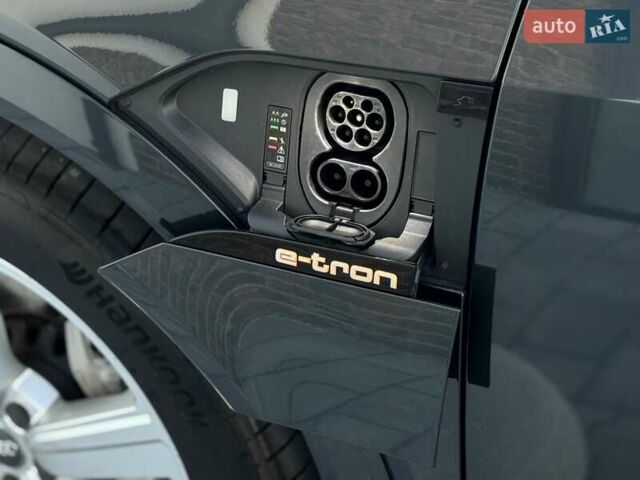 Серый Ауди E-Tron, объемом двигателя 0 л и пробегом 97 тыс. км за 21900 $, фото 32 на Automoto.ua