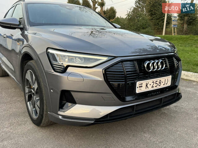 Сірий Ауді E-Tron, об'ємом двигуна 0 л та пробігом 180 тис. км за 21500 $, фото 12 на Automoto.ua