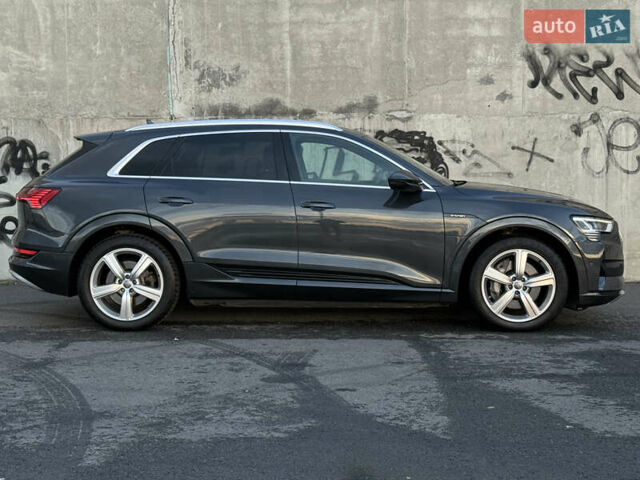 Ауді E-Tron 2020 у Львові на Automoto.ua Сірий Ауді E-Tron, об'ємом двигуна 0 л та пробігом 81 тис. км за 34920 $, фото 12 на Automoto.ua
