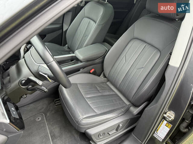 Сірий Ауді E-Tron, об'ємом двигуна 0 л та пробігом 53 тис. км за 34000 $, фото 20 на Automoto.ua