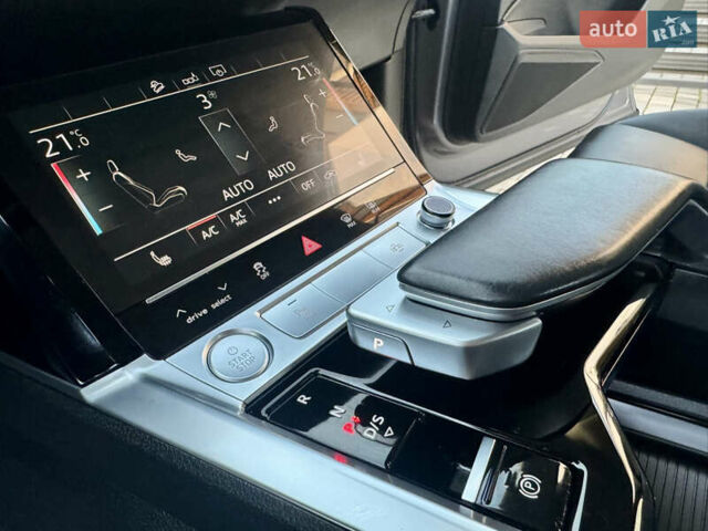 Сірий Ауді E-Tron, об'ємом двигуна 0 л та пробігом 143 тис. км за 27900 $, фото 67 на Automoto.ua